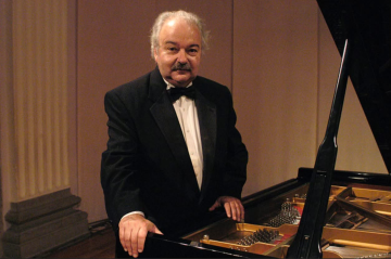 Pianista Luiz de Moura Castro tem a obra reverenciada em concerto gratuito nesta sexta (17/4) -  (crédito: Divulgação)