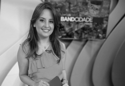 Alice Ribeiro retornava de uma reportagem sobre a importância da duplicação da BR-381 para a redução de acidentes quando o carro em que estava bateu de frente com um caminhão -  (crédito: Alice Ribeiro/Instagram/Reprodução)