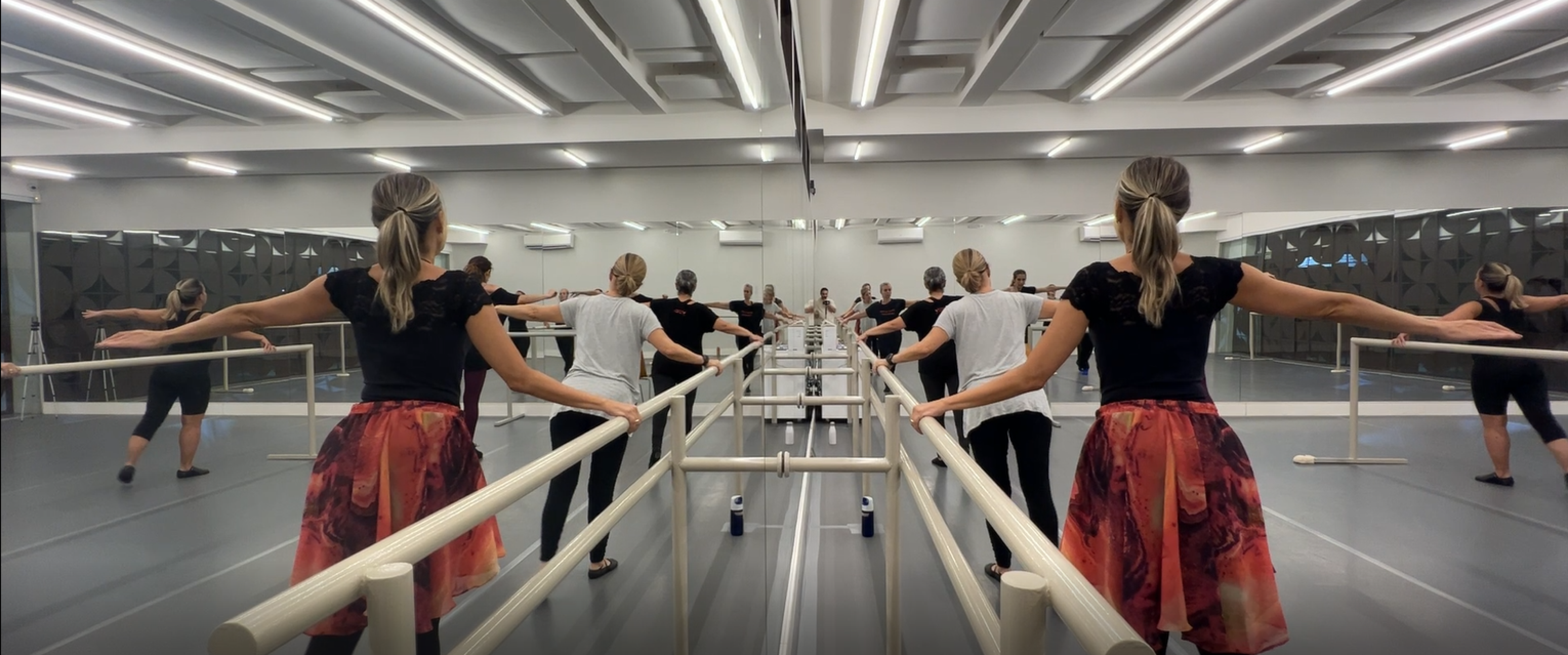 Alunas da Bailarinas, Por Que N&atilde;o