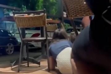 A perícia da Polícia Civil recolheu 13 cápsulas de calibre 9 mm no local e ainda não informou quantos disparos atingiram as vítimas -  (crédito: Redes Sociais/Reprodução)