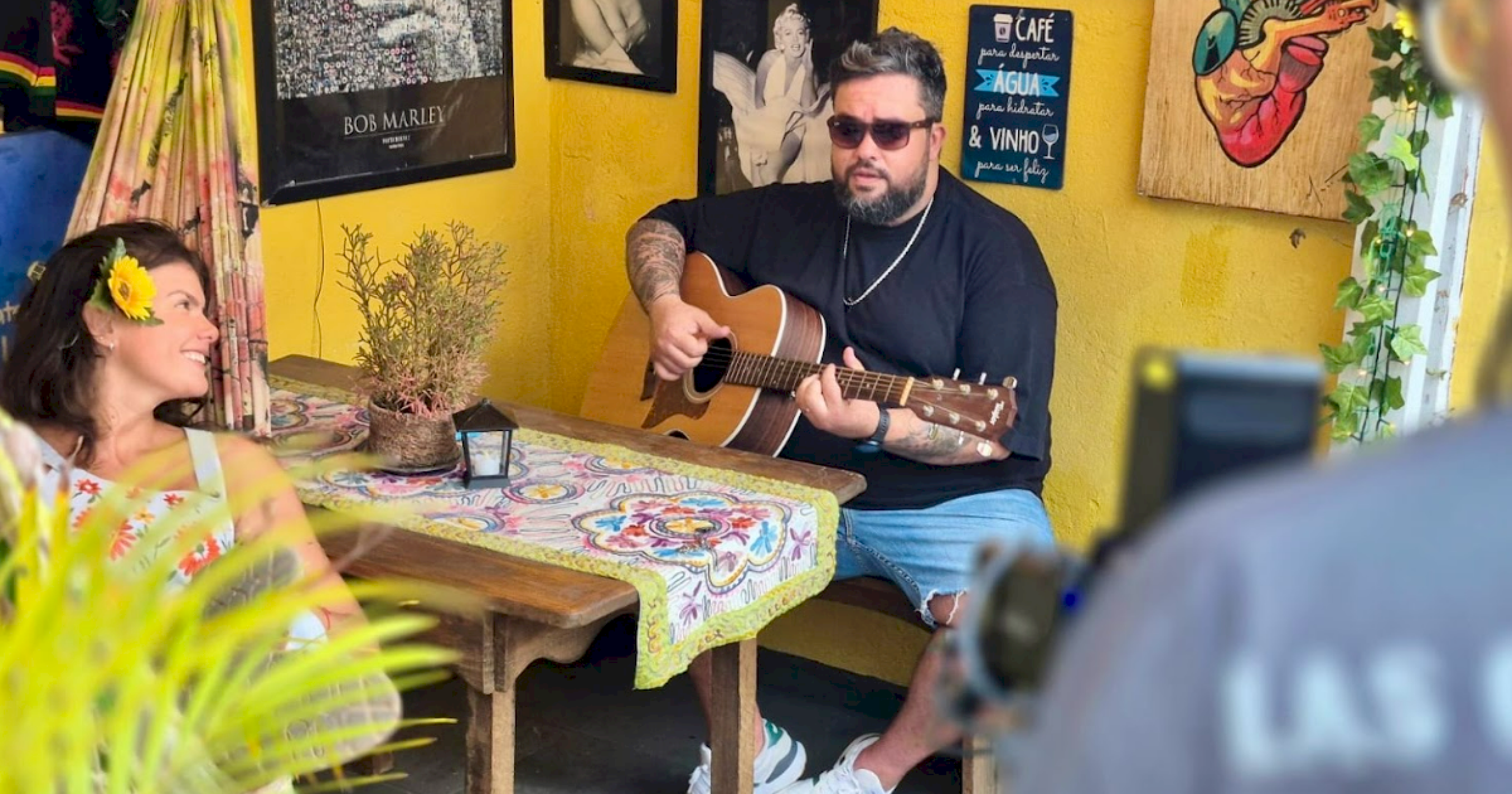 Compositor de sucessos do Maneva, DEKO lança releitura de ‘Seja Para Mim’ e amplia fase como intérprete