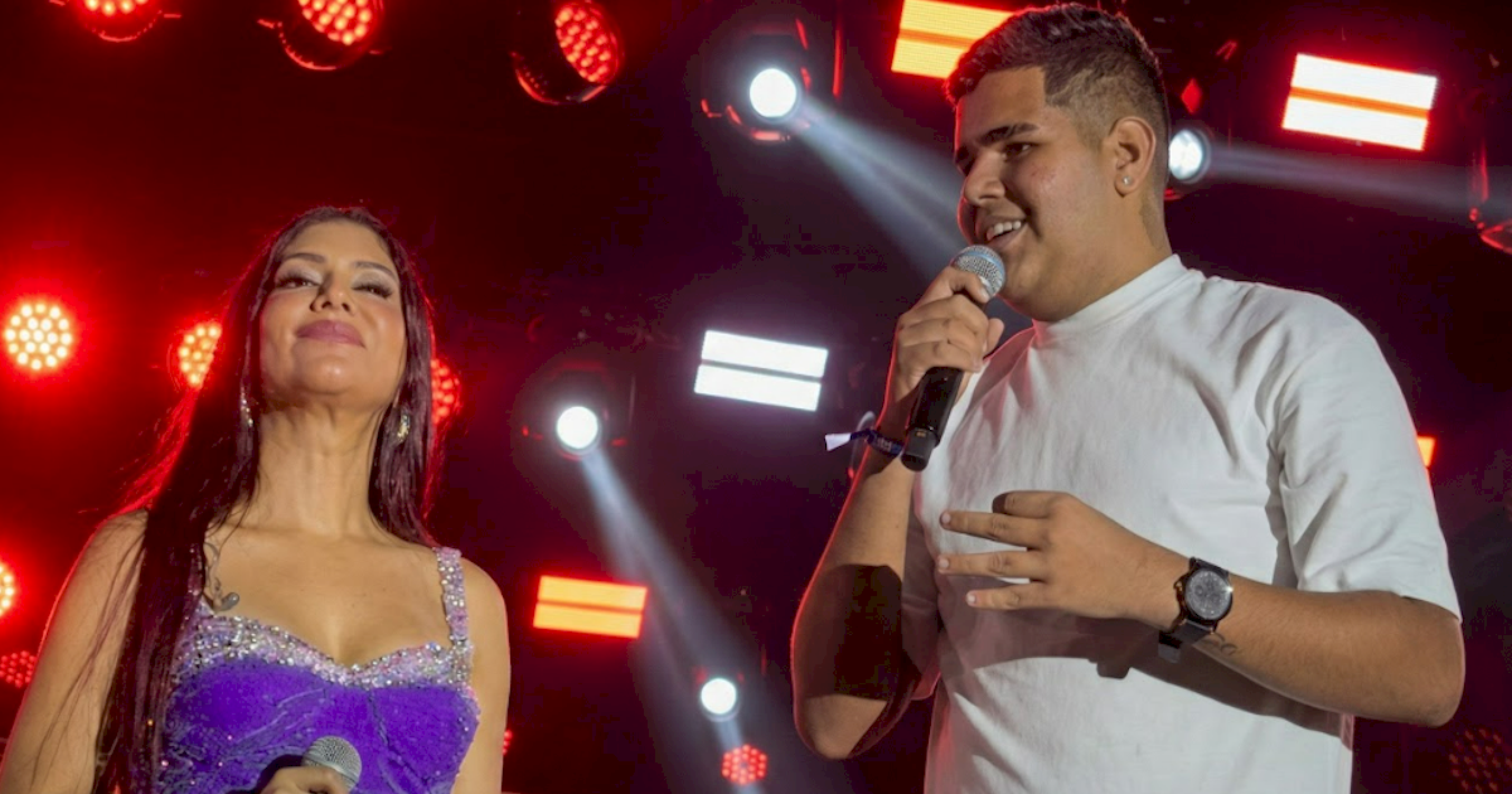 Dougllas Fernanddo rouba a cena ao lado de Priscila Senna na gravação do projeto ‘Elas Com Elas’ em Pernambuco