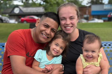 O casal Pérez no dia do casamento, no Estado americano do Missouri -  (crédito: Gentileza Janie Hughes)