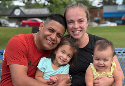 O casal Pérez no dia do casamento, no Estado americano do Missouri -  (crédito: Gentileza Janie Hughes)