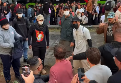 Protesto de universitários em SP termina em confronto com vereadores -  (crédito: Reprodução/Redes sociais )