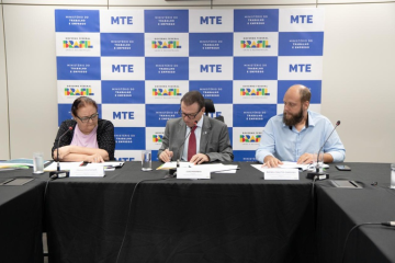 Houve uma redução salarial média para os vinculados na jornada de 41 a 44 horas semanais. Em dezembro de 2025 eles receberam, em média, R$3.362,45. O valor representa recuo de 0,4% em relação ao ano anterior  -  (crédito: Reprodução: Ministério do Trabalho e Emprego)