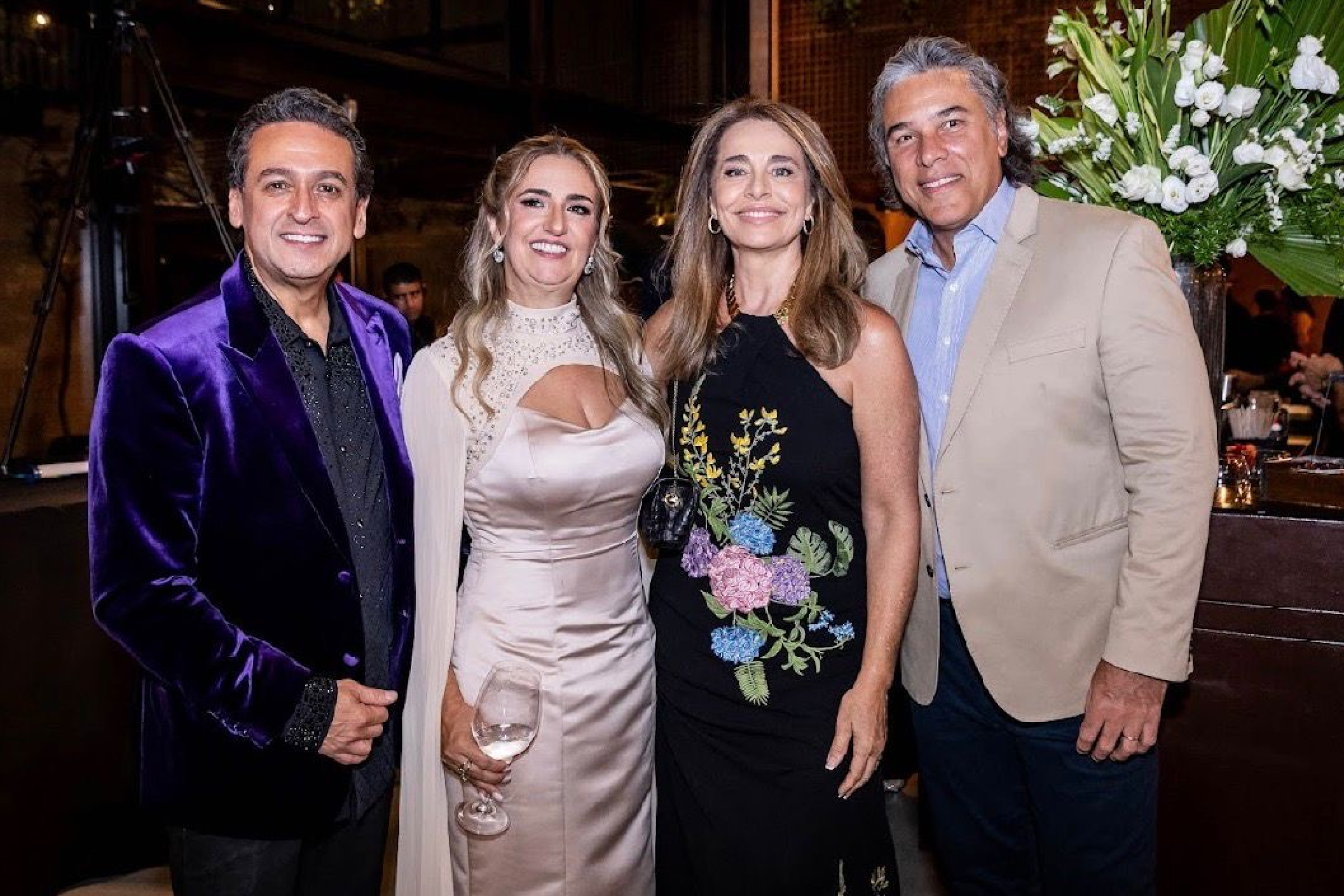 Carla Vilhena prestigia aniversário de empresário em São Paulo