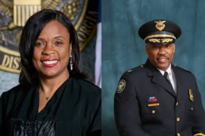 A juíza federal e o subchefe de polícia são acusados de transar durante o expediente - (crédito: Reprodução / Wikimedia Commons / Atlanta Police Departament) A juíza federal e o subchefe de polícia são acusados de transar durante o expediente - (crédito: Reprodução / Wikimedia Commons / Atlanta Police Departament)