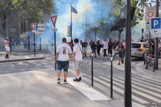 Violência tomou conta das ruas de Paris - (crédito: Reprodução/X @BROKENBRITAIN0) Violência tomou conta das ruas de Paris - (crédito: Reprodução/X @BROKENBRITAIN0)