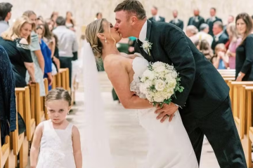 A cerimônia de casamento do casal James e Hannah Hidalgo ficou marcada por uma careta da filha, a pequena Josie - (crédito: Reprodução/ Tik Tok/ @hannahgautreaux) A cerimônia de casamento do casal James e Hannah Hidalgo ficou marcada por uma careta da filha, a pequena Josie - (crédito: Reprodução/ Tik Tok/ @hannahgautreaux)