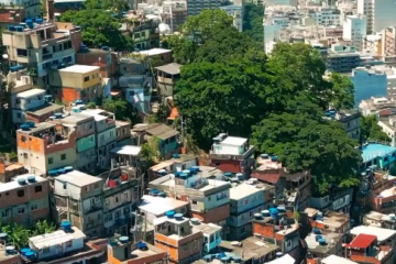 Programação terá palestras, mentorias, ações sociais e incentivos para novos negócios
- (crédito: Divulgação/Favela+Rica) Programação terá palestras, mentorias, ações sociais e incentivos para novos negócios
- (crédito: Divulgação/Favela+Rica)