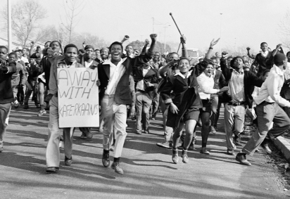 O massacre de estudantes em 16 de junho transformou a luta contra o apartheid e deixou um legado histórico entre as novas gerações
 -  (crédito: Reprodução/Redes sociais) -O massacre de estudantes em 16 de junho transformou a luta contra o apartheid e deixou um legado histórico entre as novas gerações
 -  (crédito: Reprodução/Redes sociais)