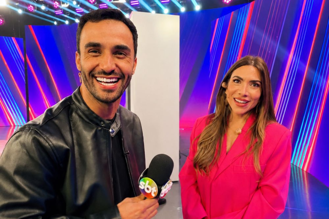 Influencer Moisés Leal posa ao lado de Patrícia Abravanel - (crédito: Divulgação) Influencer Moisés Leal posa ao lado de Patrícia Abravanel - (crédito: Divulgação)