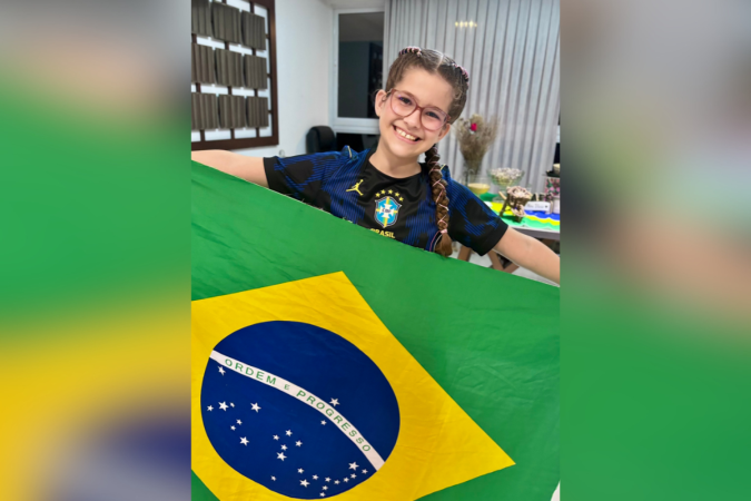Provando que para o esporte não há idade, a jovem Gabriella impressiona pelo olhar atento aos lances no campo - (crédito: Arquivo pessoal) Provando que para o esporte não há idade, a jovem Gabriella impressiona pelo olhar atento aos lances no campo - (crédito: Arquivo pessoal)