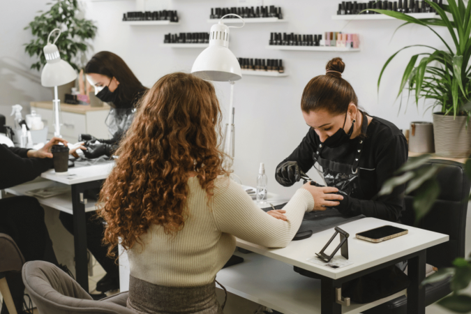 Construir uma carreira sólida no mercado das unhas exige disciplina, atualização e capacidade de adaptação (Imagem: Nina Lishchuk | Shutterstock) - (crédito: EdiCase) Construir uma carreira sólida no mercado das unhas exige disciplina, atualização e capacidade de adaptação (Imagem: Nina Lishchuk | Shutterstock) - (crédito: EdiCase)