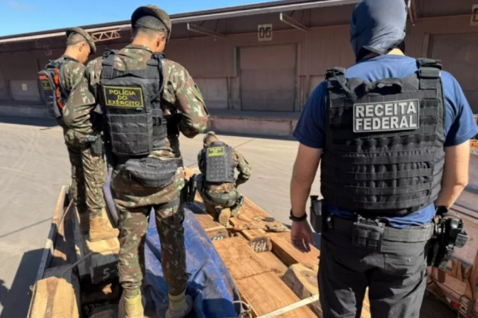 Exército atuou em operação que pode ter apreendido maior carga de cocaína do país - (crédito: Reprodução/18ª Brigada de Infantaria de Pantanal) Exército atuou em operação que pode ter apreendido maior carga de cocaína do país - (crédito: Reprodução/18ª Brigada de Infantaria de Pantanal)