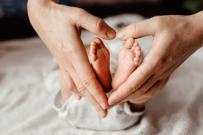 A triagem neonatal é essencial para descobrir se o bebê está saudável e investigar possíveis doenças (Imagem: Filip Olejowski | Shutterstock)
- (crédito: EdiCase) A triagem neonatal é essencial para descobrir se o bebê está saudável e investigar possíveis doenças (Imagem: Filip Olejowski | Shutterstock)
- (crédito: EdiCase)