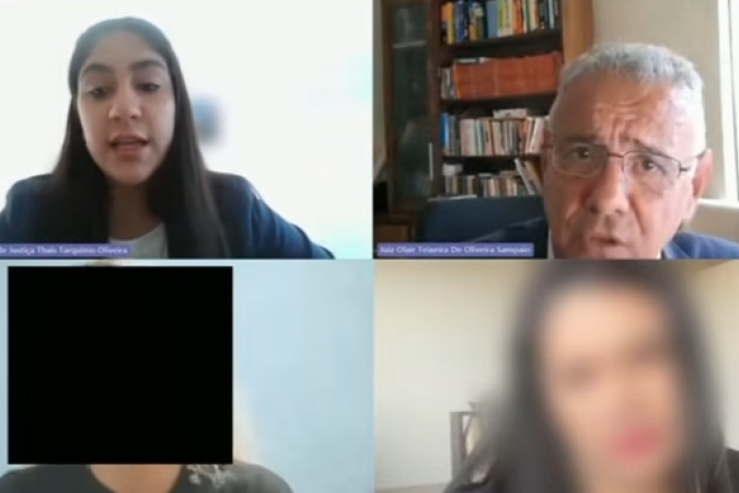 Na sessão, o juiz (foto em destaque) teria interrompido repetidamente a promotora responsável pelo caso (foto em destaque) e se dirigido à vítima com tom de voz alterado - (crédito: Reprodução/YouTube) Na sessão, o juiz (foto em destaque) teria interrompido repetidamente a promotora responsável pelo caso (foto em destaque) e se dirigido à vítima com tom de voz alterado - (crédito: Reprodução/YouTube)