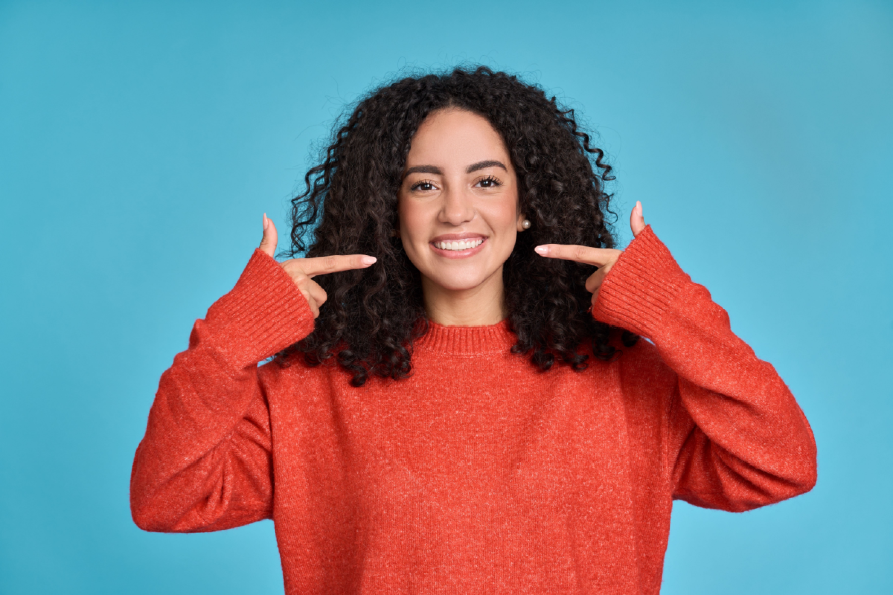 4 sinais de que os energéticos podem estar prejudicando seus dentes