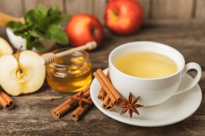 Chá de maçã, canela e anis-estrelado (Imagem: Avocado_studio | Shutterstock) - (crédito: EdiCase) Chá de maçã, canela e anis-estrelado (Imagem: Avocado_studio | Shutterstock) - (crédito: EdiCase)