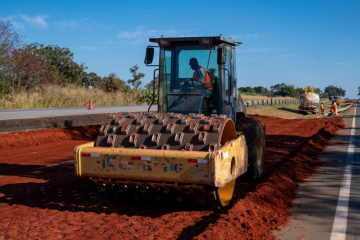 Concession&aacute;ria Via Cristais mant&eacute;m obras de recupera&ccedil;&atilde;o de pavimento na BR-040 durante o per&iacute;odo de f&eacute;rias de julho -  (crédito: Via Cristais/Divulga&ccedil;&atilde;o)