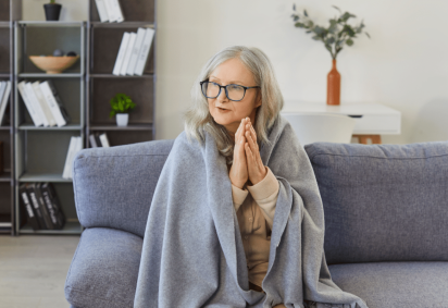 O inverno traz riscos silenciosos que vão além das doenças respiratórias e exige atenção especial à saúde (Imagem: Studio Romantic | Shutterstock) -  (crédito: EdiCase) -O inverno traz riscos silenciosos que vão além das doenças respiratórias e exige atenção especial à saúde (Imagem: Studio Romantic | Shutterstock) -  (crédito: EdiCase)