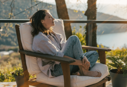 Descansar desempenha um papel importante na redução do estresse e melhora da qualidade de vida (Imagem: Olezzo | Shutterstock)
 -  (crédito: EdiCase) -Descansar desempenha um papel importante na redução do estresse e melhora da qualidade de vida (Imagem: Olezzo | Shutterstock)
 -  (crédito: EdiCase)