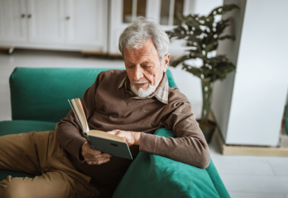 Os livros oferecem reflexões, acolhimento e caminhos possíveis para lidar com os desafios do cotidiano (Imagem: Miljan Zivkovic | Shutterstock)
 -  (crédito: EdiCase) -Os livros oferecem reflexões, acolhimento e caminhos possíveis para lidar com os desafios do cotidiano (Imagem: Miljan Zivkovic | Shutterstock)
 -  (crédito: EdiCase)