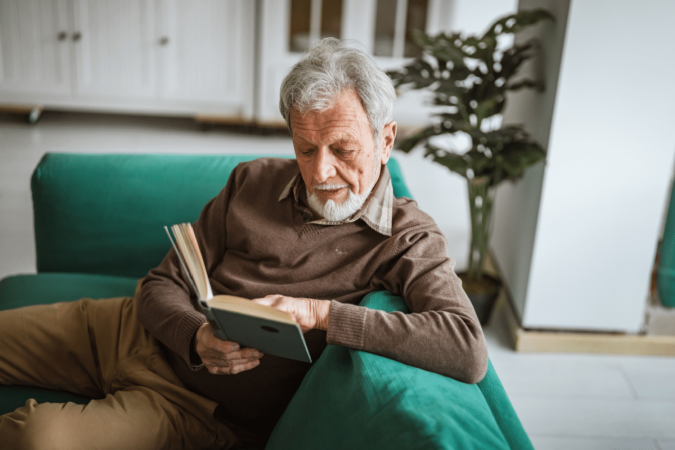 Os livros oferecem reflexões, acolhimento e caminhos possíveis para lidar com os desafios do cotidiano (Imagem: Miljan Zivkovic | Shutterstock)
- (crédito: EdiCase) Os livros oferecem reflexões, acolhimento e caminhos possíveis para lidar com os desafios do cotidiano (Imagem: Miljan Zivkovic | Shutterstock)
- (crédito: EdiCase)