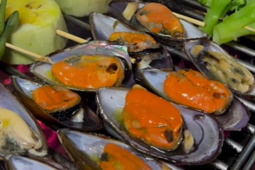 Petiscos quentes e grelhados na brasa s&atilde;o o cora&ccedil;&atilde;o do menu do Izakaya, oferecendo uma experi&ecirc;ncia aut&ecirc;ntica de boteco japon&ecirc;s. -  (crédito: Divulga&ccedil;&atilde;o)