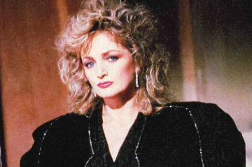 Morre Bonnie Tyler, voz de 'Total Eclipse of the Heart', aos 75 anos - Reprodução/Instagram @bonnietylerofficial/Foto de Simon Fowler