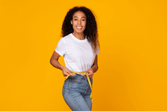 Combinação entre alimentação saudável e exercícios ajuda a turbinar a perda de gordura abdominal (Imagem: Prostock-studio | Shutterstock)
- (crédito: EdiCase) Combinação entre alimentação saudável e exercícios ajuda a turbinar a perda de gordura abdominal (Imagem: Prostock-studio | Shutterstock)
- (crédito: EdiCase)