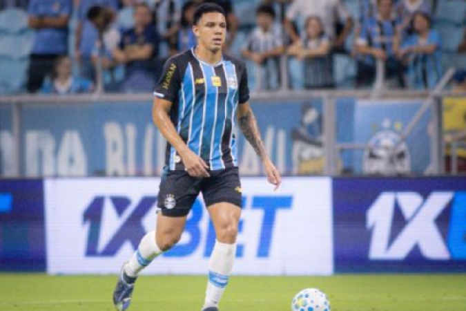 Viery Fernandes, zagueiro ex-Gr&ecirc;mio e vendido &agrave; Fiorentina, da It&aacute;lia