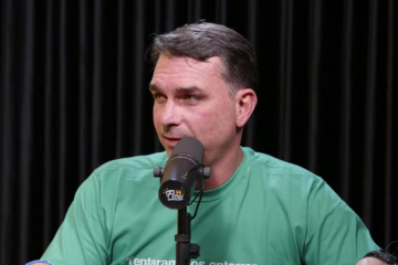 Flávio argumentou que impor tarifas alfandegárias a apenas 90 dias do pleito acabaria por 'recompensar os responsáveis' pelas irregularidades comerciais investigadas - (crédito: Reprodução/YouTube/Flow Podcast) Flávio argumentou que impor tarifas alfandegárias a apenas 90 dias do pleito acabaria por 'recompensar os responsáveis' pelas irregularidades comerciais investigadas - (crédito: Reprodução/YouTube/Flow Podcast)