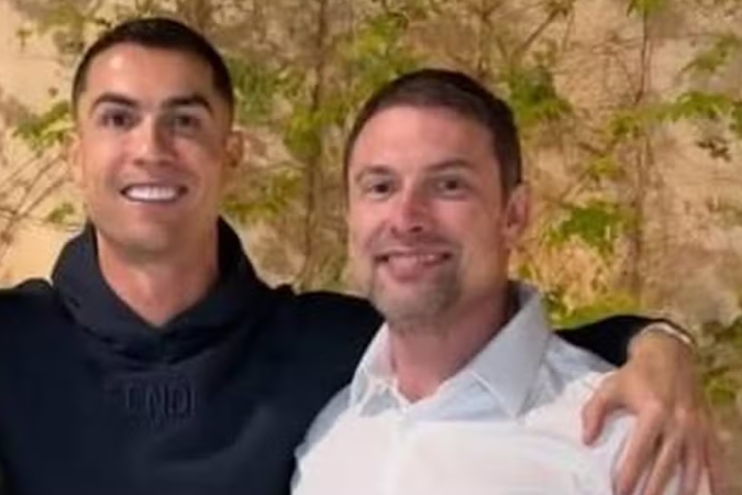 O brasileiro Paulo Muzy, um dos médicos de Cristiano Ronaldo, ao lado do craque - (crédito: Reprodução / Instagram) O brasileiro Paulo Muzy, um dos médicos de Cristiano Ronaldo, ao lado do craque - (crédito: Reprodução / Instagram)