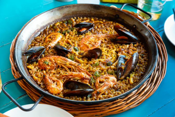 Paella de frutos do mar (Imagem: BearFotos | Shutterstock) - (crédito: EdiCase) Paella de frutos do mar (Imagem: BearFotos | Shutterstock) - (crédito: EdiCase)