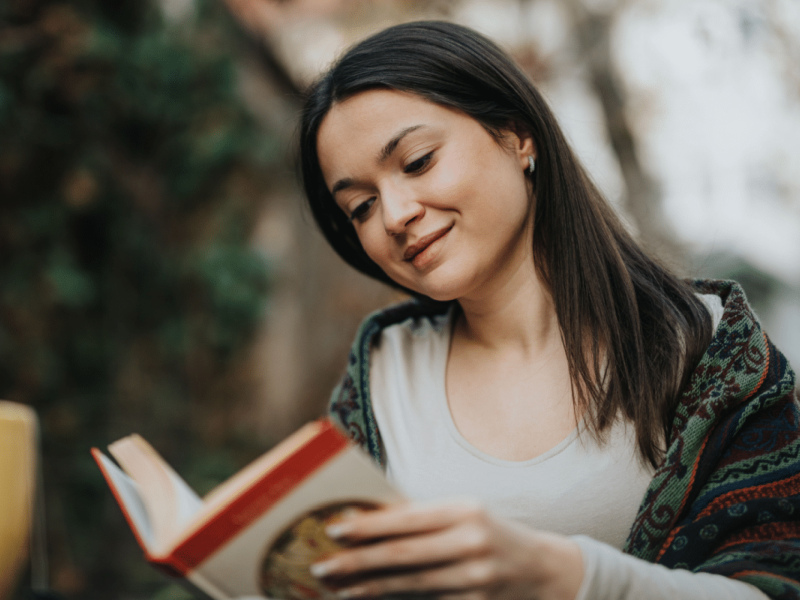 Livros reúnem histórias e análises que ajudam a entender os desafios da sociedade atual (Imagem: Gorgev | Shutterstock) -  (crédito: EdiCase)