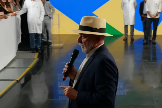 Lula, em pronunciamento realizado no Instituto Nacional de Traumatologia e Ortopedia (INTO), no Rio de Janeiro, reforçou o interesse em fazer uma Lula, em pronunciamento realizado no Instituto Nacional de Traumatologia e Ortopedia (INTO), no Rio de Janeiro, reforçou o interesse em fazer uma