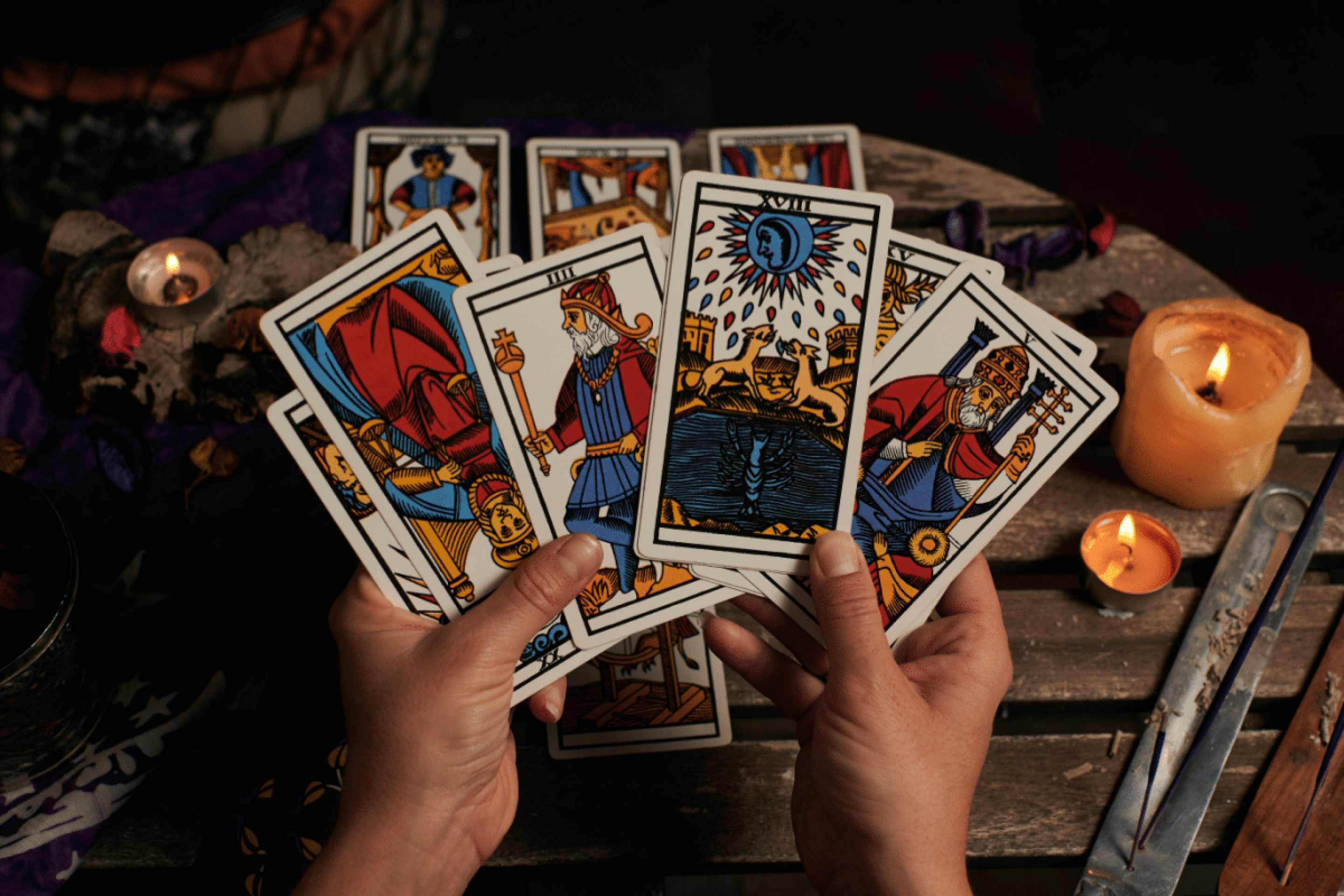 Tarot do dia: previsão para os 12 signos em 18/07/2026