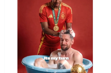 Lamine Yamal dá banho de banheira em Messi em montagem feita por inteligência artificial - (crédito: Reprodução / 'X' / @pretademaiss) Lamine Yamal dá banho de banheira em Messi em montagem feita por inteligência artificial - (crédito: Reprodução / 'X' / @pretademaiss)