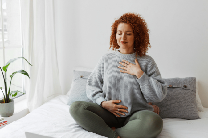 Exercícios respiratórios podem ajudar na recuperação da gripe ao fortalecer a função pulmonar e melhorar a respiração (Imagem: shurkin_son | Shutterstock) - (crédito: EdiCase) Exercícios respiratórios podem ajudar na recuperação da gripe ao fortalecer a função pulmonar e melhorar a respiração (Imagem: shurkin_son | Shutterstock) - (crédito: EdiCase)