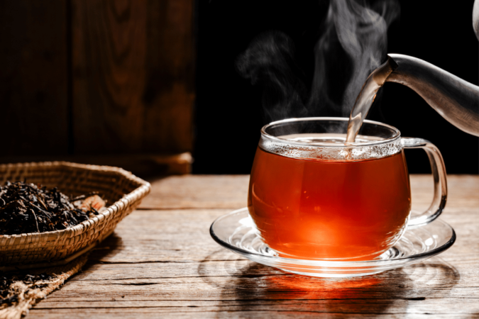 Chá de carqueja com hortelã, limão e mel (Imagem: WIROJE PATHI | Shutterstock) - (crédito: EdiCase) Chá de carqueja com hortelã, limão e mel (Imagem: WIROJE PATHI | Shutterstock) - (crédito: EdiCase)