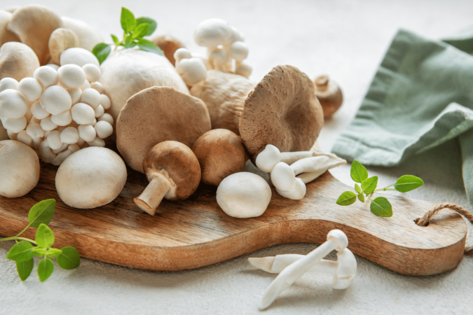 Variedades de cogumelos passaram a fazer parte da rotina de muitos brasileiros (Imagem: Olena Rudo | Shutterstock)
- (crédito: EdiCase) Variedades de cogumelos passaram a fazer parte da rotina de muitos brasileiros (Imagem: Olena Rudo | Shutterstock)
- (crédito: EdiCase)