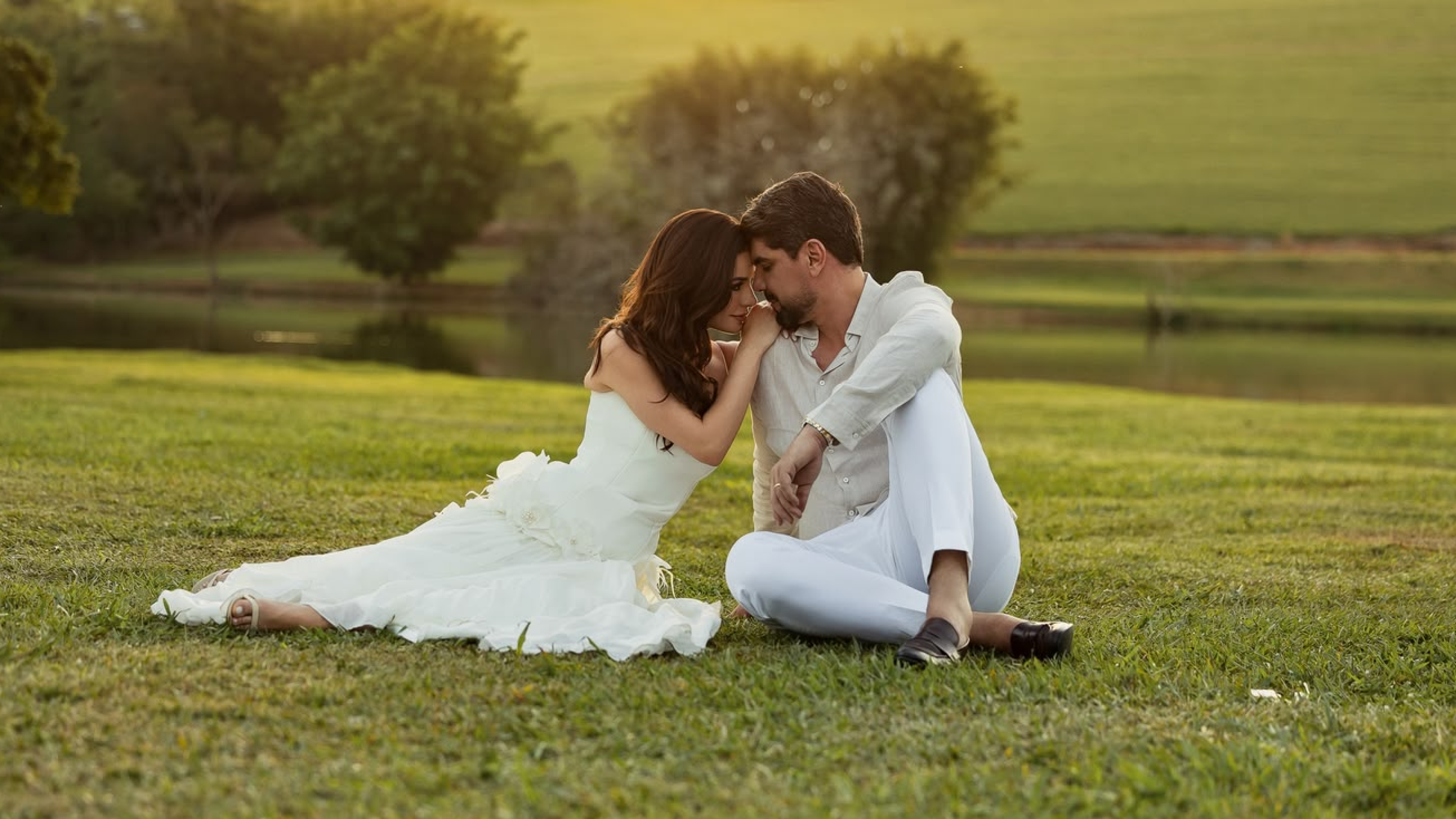 Miss Julia Gama e Victor Oliveira vivem clima de romance em ensaio pré-wedding