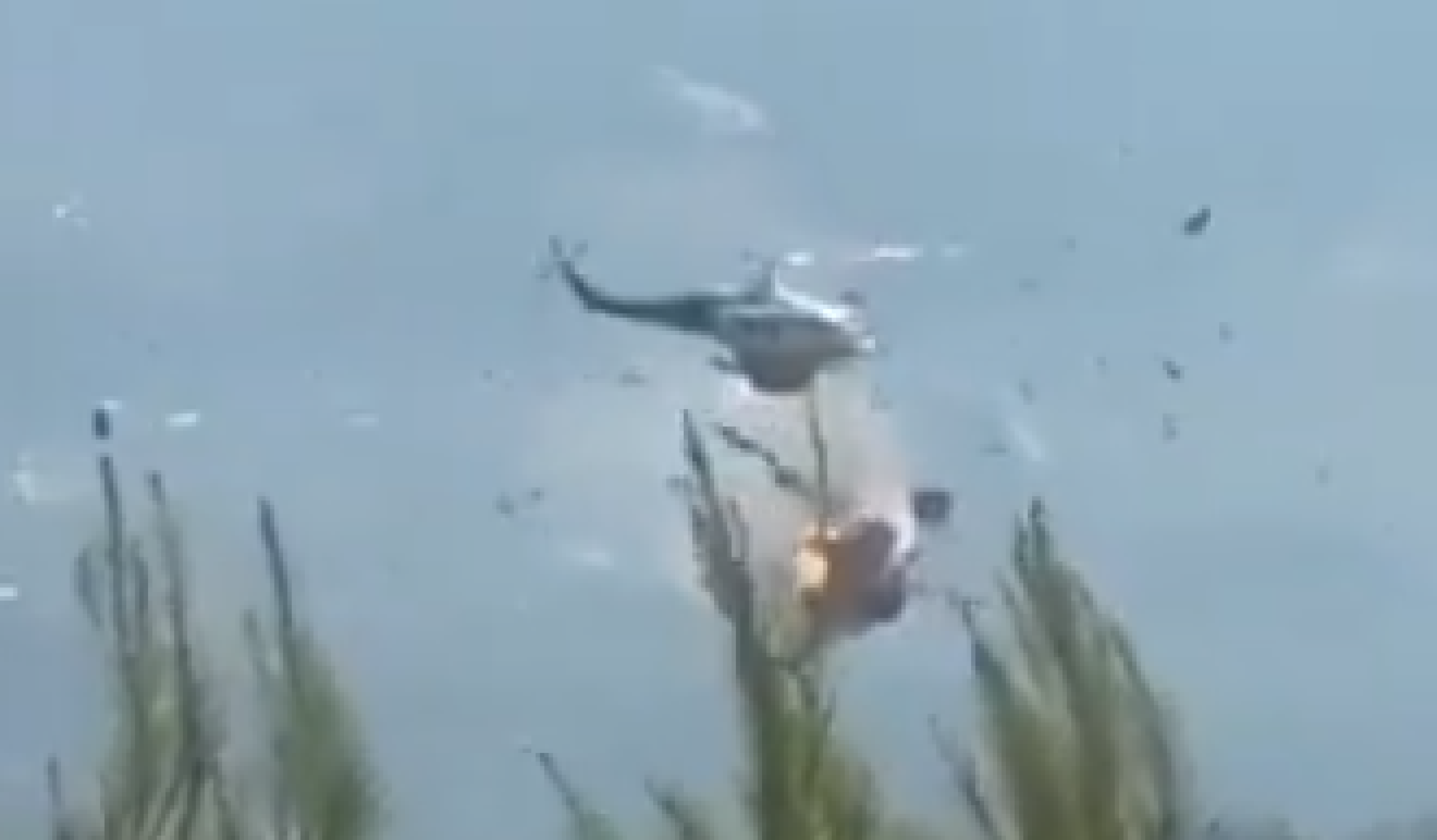 Pilotos morrem em colisão entre helicópteros de combate a incêndios na Grécia