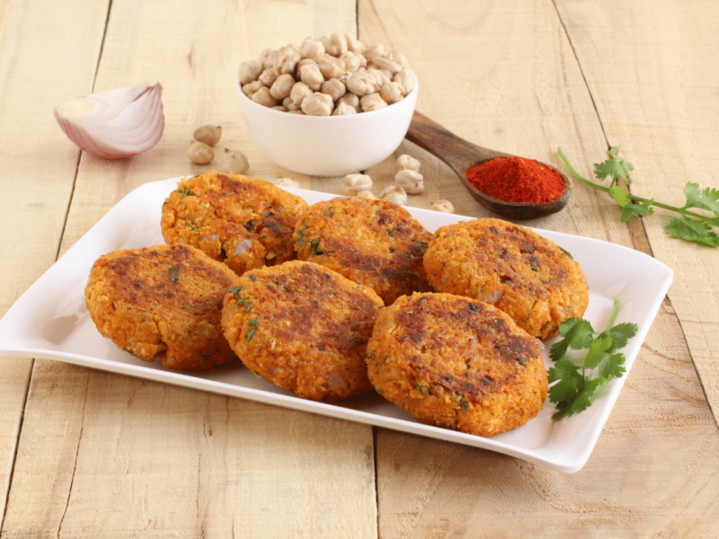 Hambúrguer de grão-de-bico (Imagem: GreenTree | Shutterstock)
 -  (crédito: EdiCase)