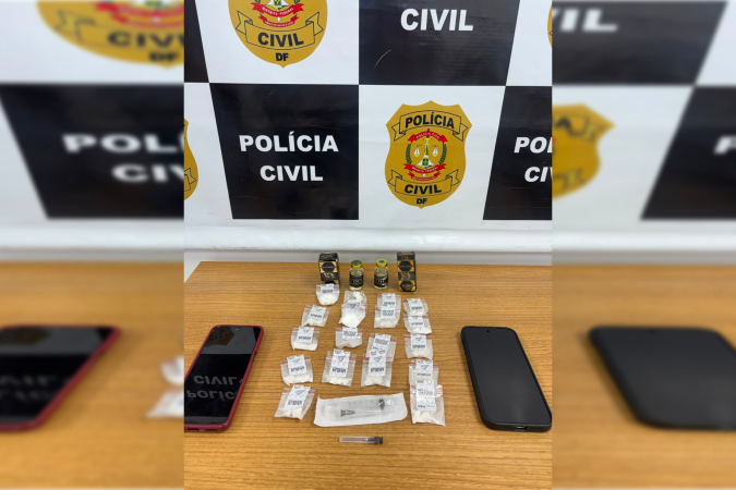 Homem foi preso no momento de uma das entregas - (crédito: PCDF/Divulgação) Homem foi preso no momento de uma das entregas - (crédito: PCDF/Divulgação)