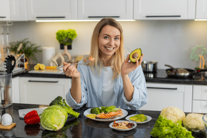 Manter uma alimentação equilibrada é uma das principais estratégias para preservar a saúde do coração (Imagem: Andrii Iemelianenko | Shutterstock) - (crédito: EdiCase) Manter uma alimentação equilibrada é uma das principais estratégias para preservar a saúde do coração (Imagem: Andrii Iemelianenko | Shutterstock) - (crédito: EdiCase)