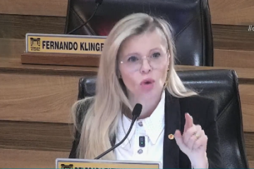 A defesa da vereadora alvo da representação alegou que a fala foi tirada de contexto e informou ter registrado boletim de ocorrência - (crédito: Reprodução/YouTube/Câmara Municipal de Curitiba) A defesa da vereadora alvo da representação alegou que a fala foi tirada de contexto e informou ter registrado boletim de ocorrência - (crédito: Reprodução/YouTube/Câmara Municipal de Curitiba)