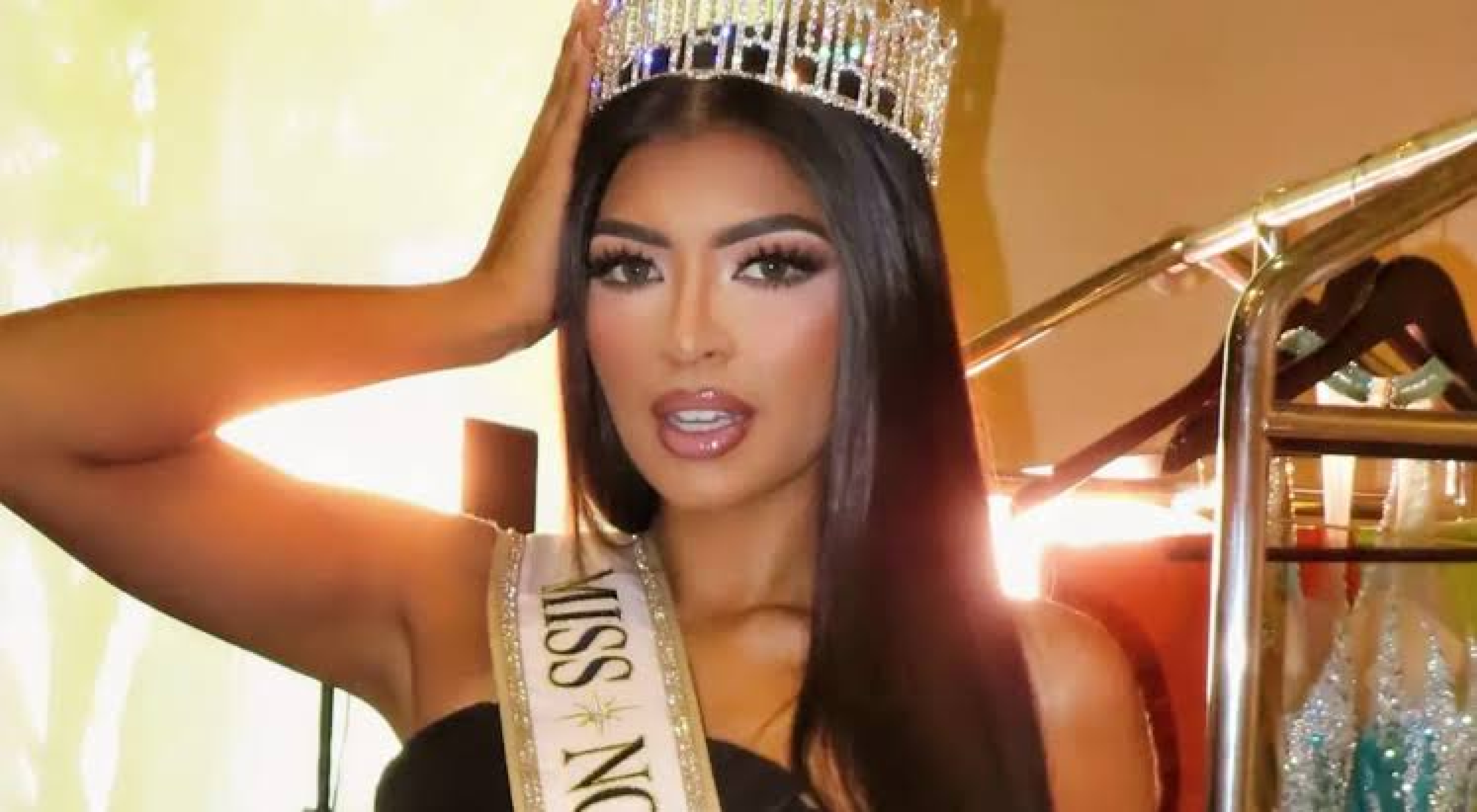Miss perde a coroa após publicações racistas virem à tona
